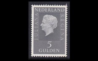 Alankomaat 944x ** Käyttösarja Juliana 5 G tav.pap (1970)