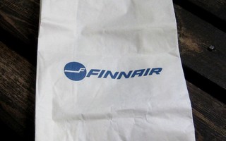 Finnair paperipussi