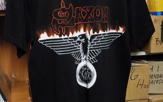 SAXON T-PAITA +