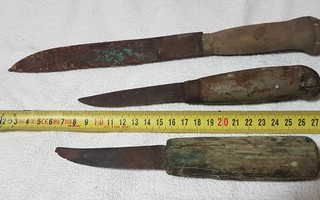 3 x romuromanttinen puukko