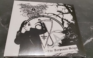 Drowning The Light – The Serpents Reign CD Digipak