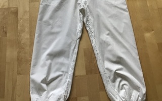 Valkoiset housut 90-luvulta ( koko arviolta 42 )