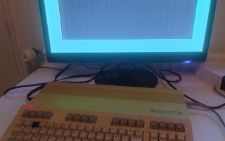 Commodore 128 + Rempattu virtalähde