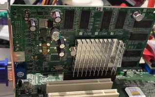 GeForce FX 5500 256MB, AGP