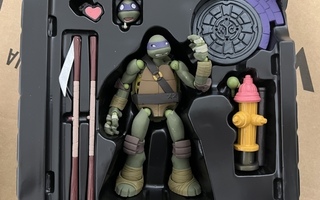 Revoltech Turtles Donatello bootleg