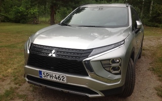 Mitsubishi  Eclipse Cross 2.4 PHEV Adventu . Maastoauto.