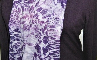 Lila poolopaita L +kaunis huivi (ICHI)=lila paita+huiviale