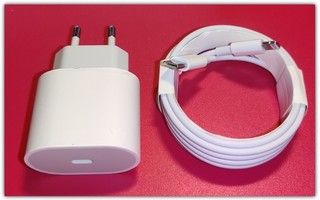 20W USB C - Lightning 1m kaapeli & laturi    #29762