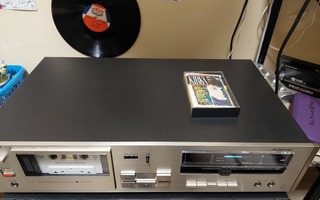 kasettidekki  LUXMAN  K 210