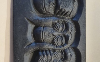 Mikael Schilkin, reliefi, valurautaa, HÖGFORS, signeerattu