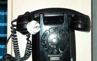 Vanha bakeliitti Ericsson seinäpuhelin lankapuhelin .