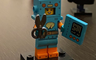 LEGO Minifigure Series 23 Cardboard Robot