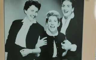 THE ANDREWS SISTERS - RUM AND COCA COLA LP