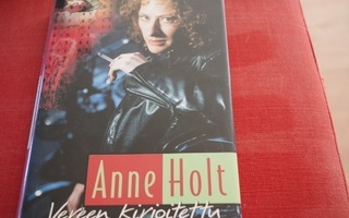 Anne Holt: Vereen kirjoitettu (2001)