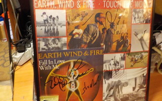EARTH WIND & FIRE - TOUCH THE WORLD LP + VIISI NIMMARIA