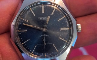 Milljonär Watchmaster miesten vedettävä kello