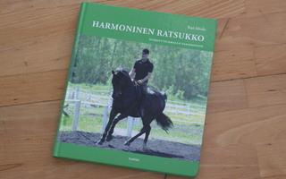 Kari Silvola Harmoninen ratsukko Harjoittelemalla tasapai A4