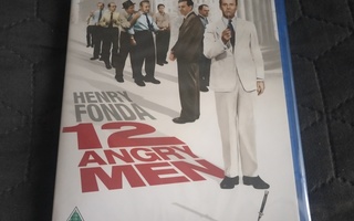 Valamiesten ratkaisu - 12 Angry Men Blu-ray **muoveissa**