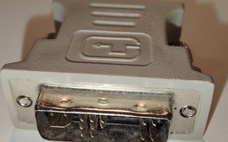 VGA - DVI A  adapteri