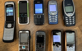 9 kpl vanhoja Nokia puhelimia