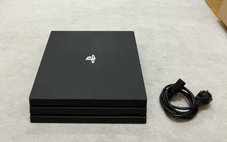 PlayStation 4 Pro (lue kuvaus)