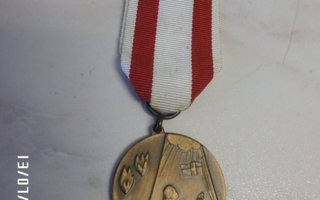 Kotirintama  Naiset Muistomitali  1939 -  1945   Hieno