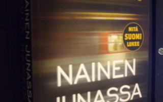 Paula Hawkins: Nainen junassa ( 2016 nide) Sis.postikulut