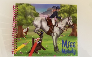 Miss Melody värityskirja tarroilla
