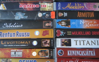 Laatikko VHS-elokuvia