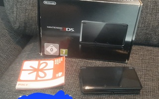 Nintendo 3ds cosmos black boxed +3peliä