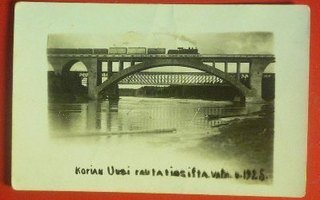 Korian Uusi rautatiesilta valm. v.1925  -  Juna  (K8)