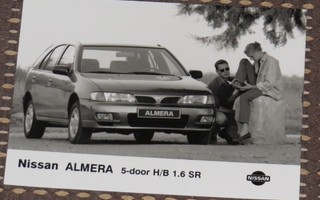 1995 Nissan Almera H/B 1.6 SR pressikuva - KUIN UUSI