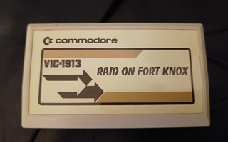 VIC-20 moduuli / peli: Raid on Fort Knox
