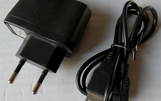 Mini USB kaapeli ja laturi