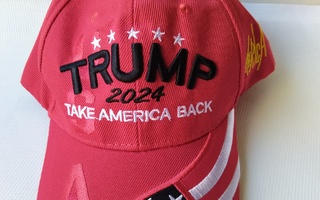 TRUMP 2024 - TAKE AMERICA BACK PUNAINEN LIPPIS *UUSI!*