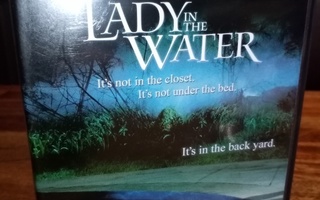 DVD Lady in the WATER ( SIS POSTIKULU)