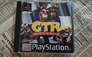 Crash Team Racing PS1 suomenkieltä kannessa ja ohjeissa