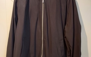 XLNT:n pilottityylinen musta takki XL