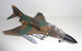 F-4 Phantom   1/72