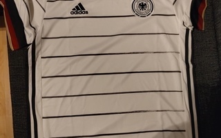 Uusi Adidas jalkapallopaita Saksan maajoukkue, koko M