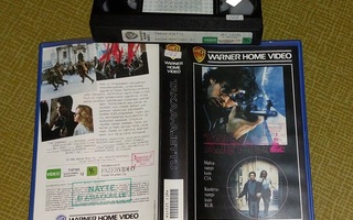 VHS FI: Takaa-ajettu (The Company, Warner Home Video)