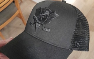 Anaheim Ducks - Brand47 black vintage logo lippis