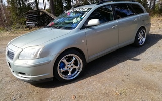 Toyota Avensis 2.0 D4D -04.