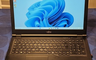 Fujitsu LifeBook E5511/i5-1135G7/8GB DDR4/256 GB SSD/15.6"