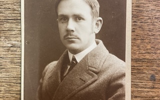 Metsätieteilijä Matti Jalava, 1917, visiittikuva