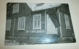 Valkeala, O. Partanen Singer-ompelukoneiden edustaja, p 1929