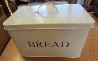 Metallinen leipälaatikko (Kurikassa)