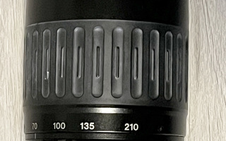 Canon EF 70-210mm f/3.5-4.5 USM + Hoya UV