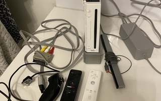 Nintendo wii konsoli ja ohjaimet