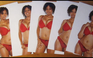 5 kpl valokuvia - Afro American Big tits Bikini Queen (UPEA)